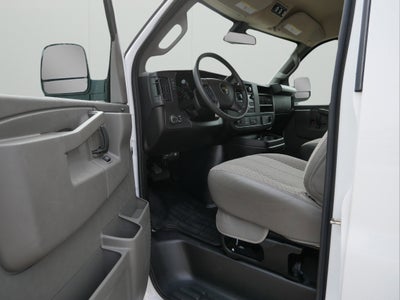 2024 Chevrolet Express Passenger 3500 1LT