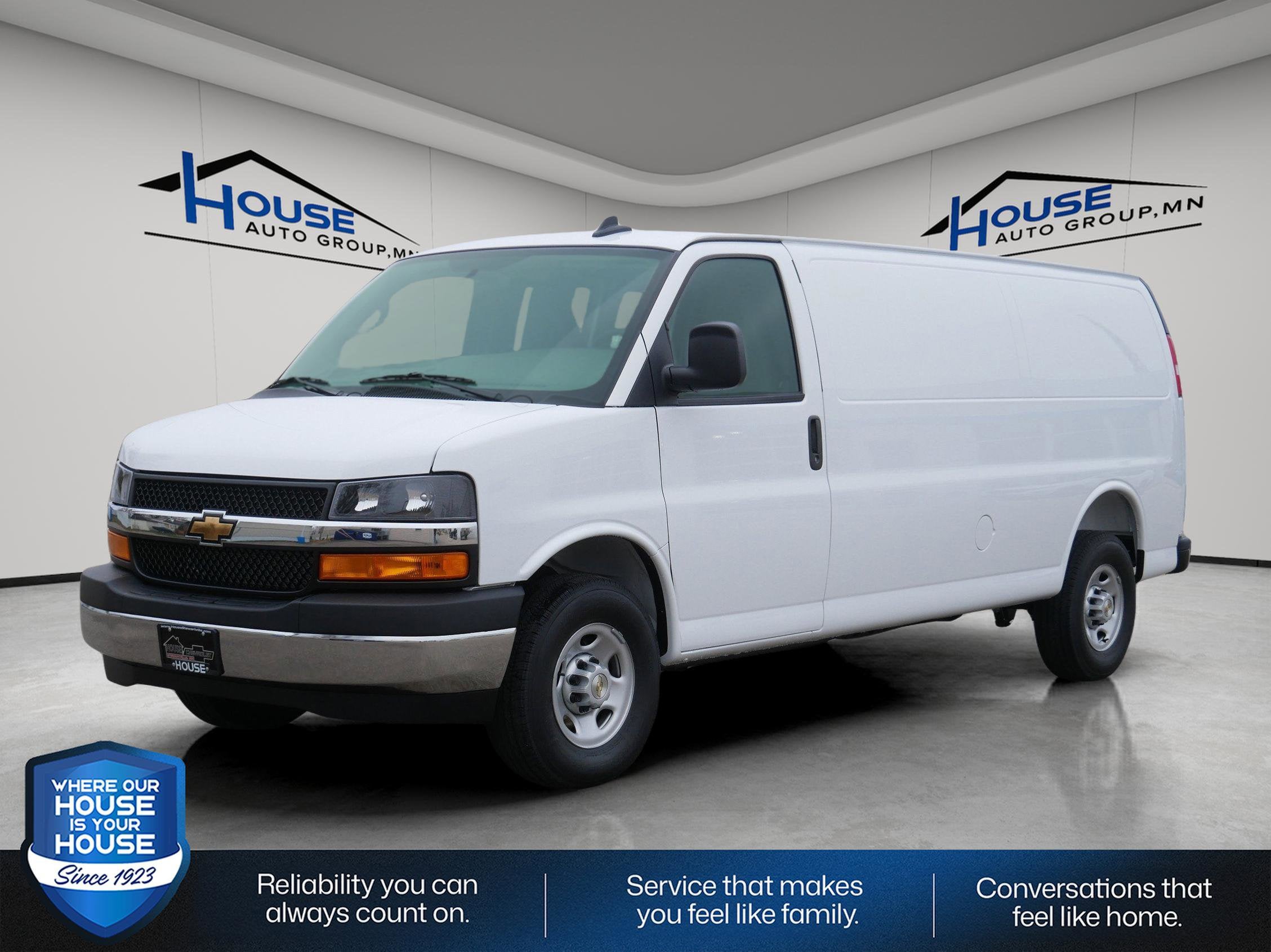 2025 Chevrolet Express Cargo 3500 Base