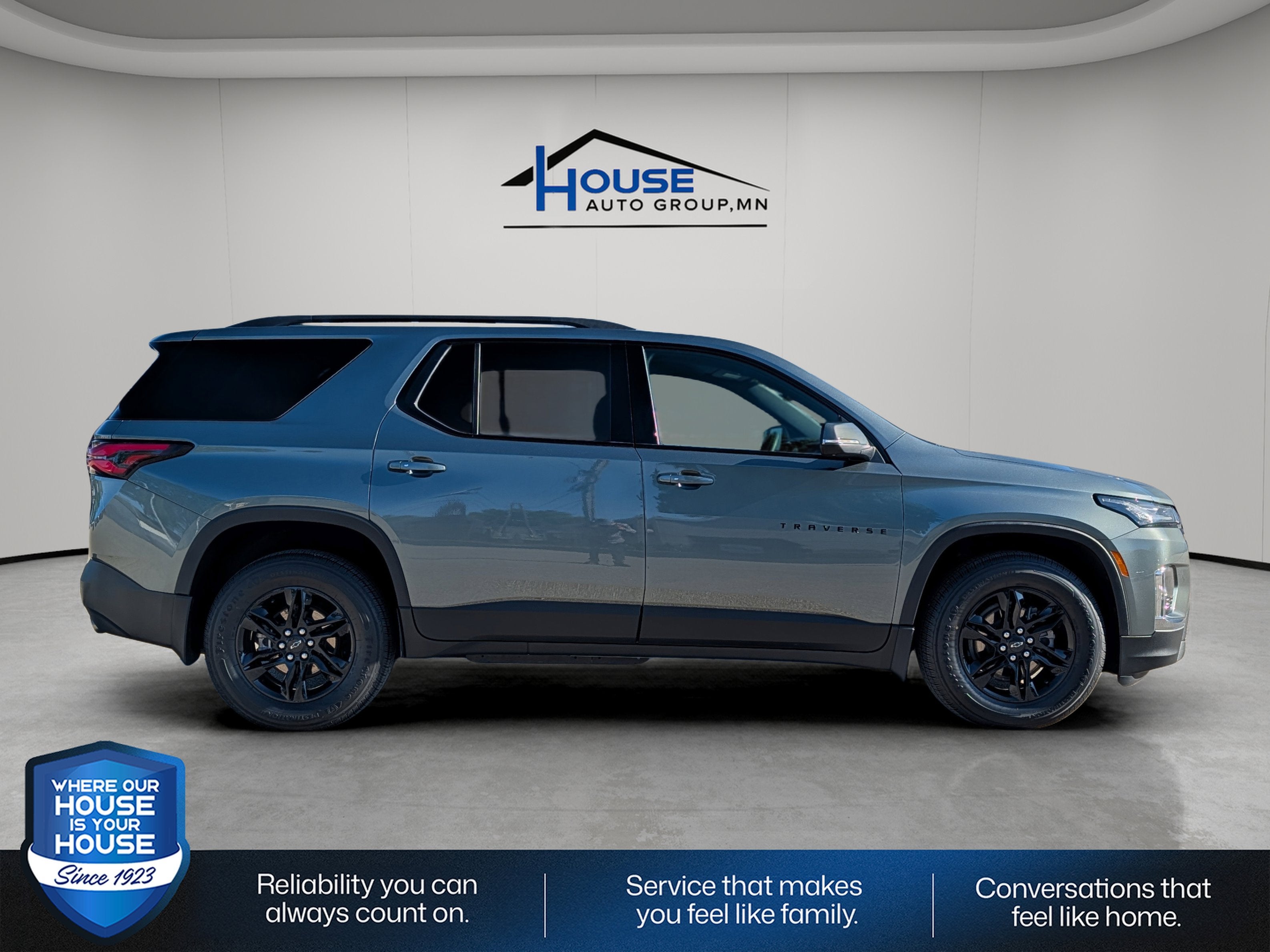 2023 Chevrolet Traverse LT Cloth