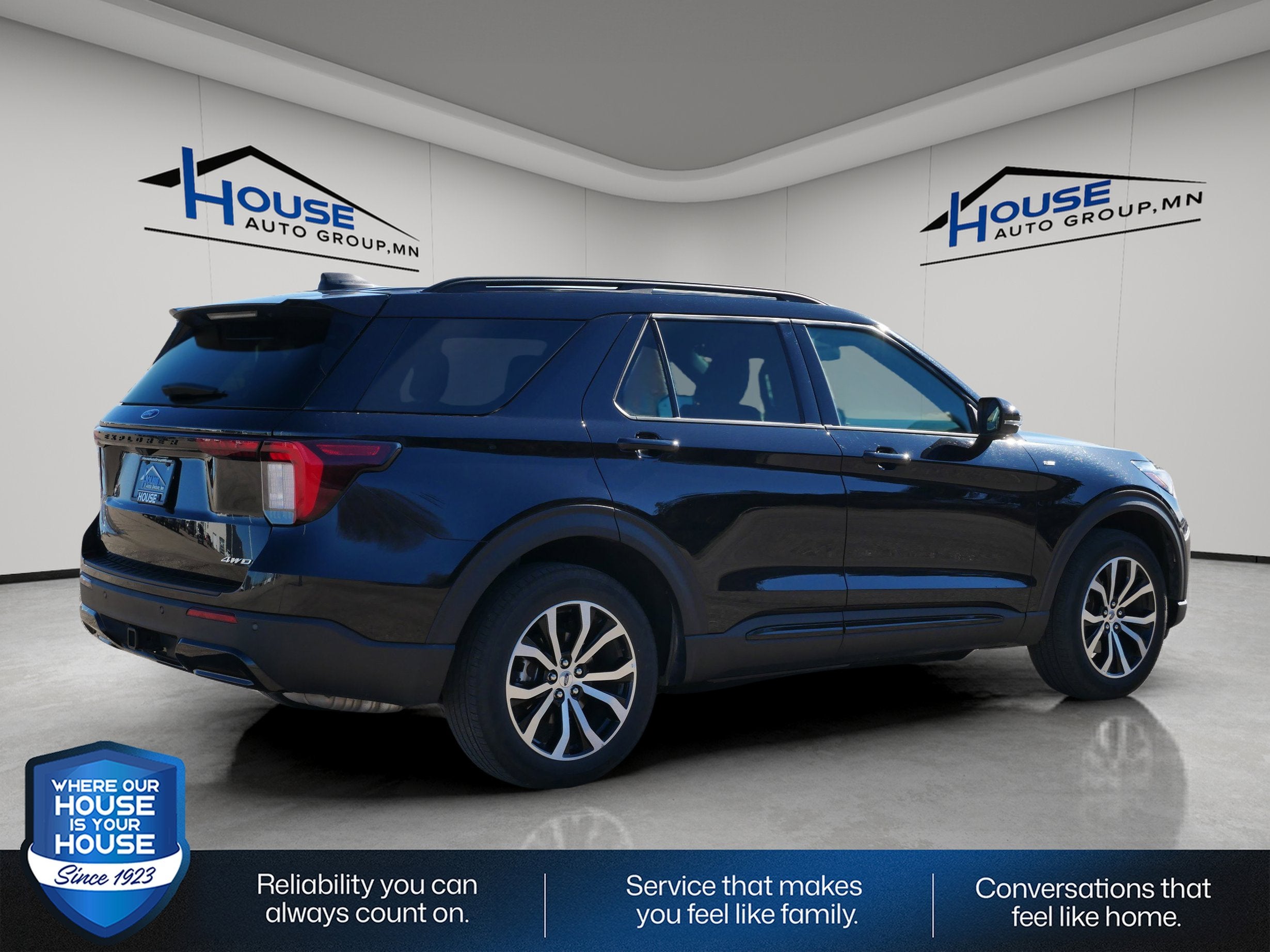 2025 Ford Explorer ST-Line