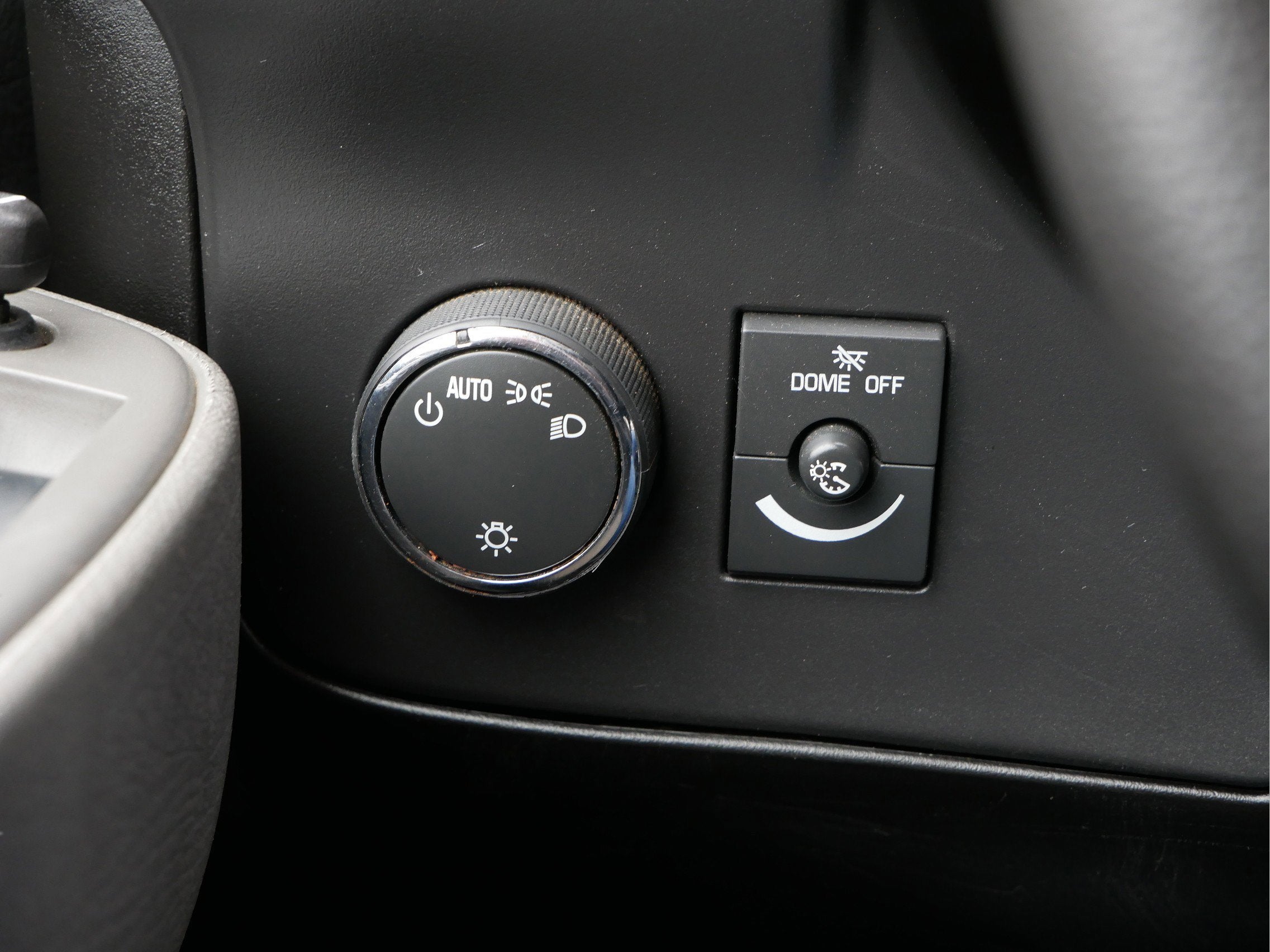 2024 Chevrolet Express Passenger 3500 LS