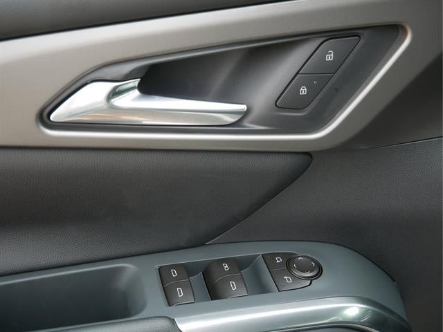2027 Chevrolet Traverse LT w/2LT