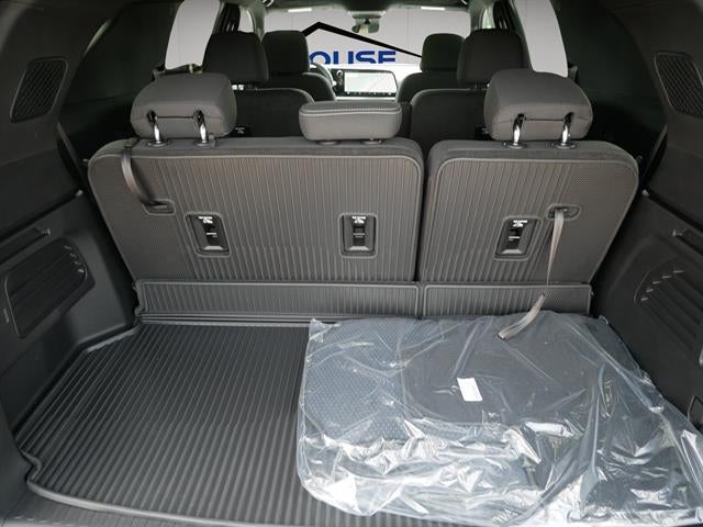 2027 Chevrolet Traverse LT w/2LT