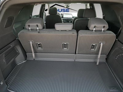 2027 Chevrolet Traverse LT w/2LT