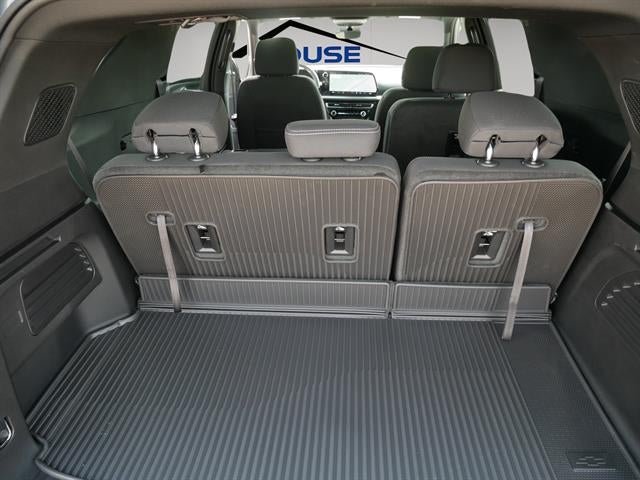 2027 Chevrolet Traverse LT w/2LT