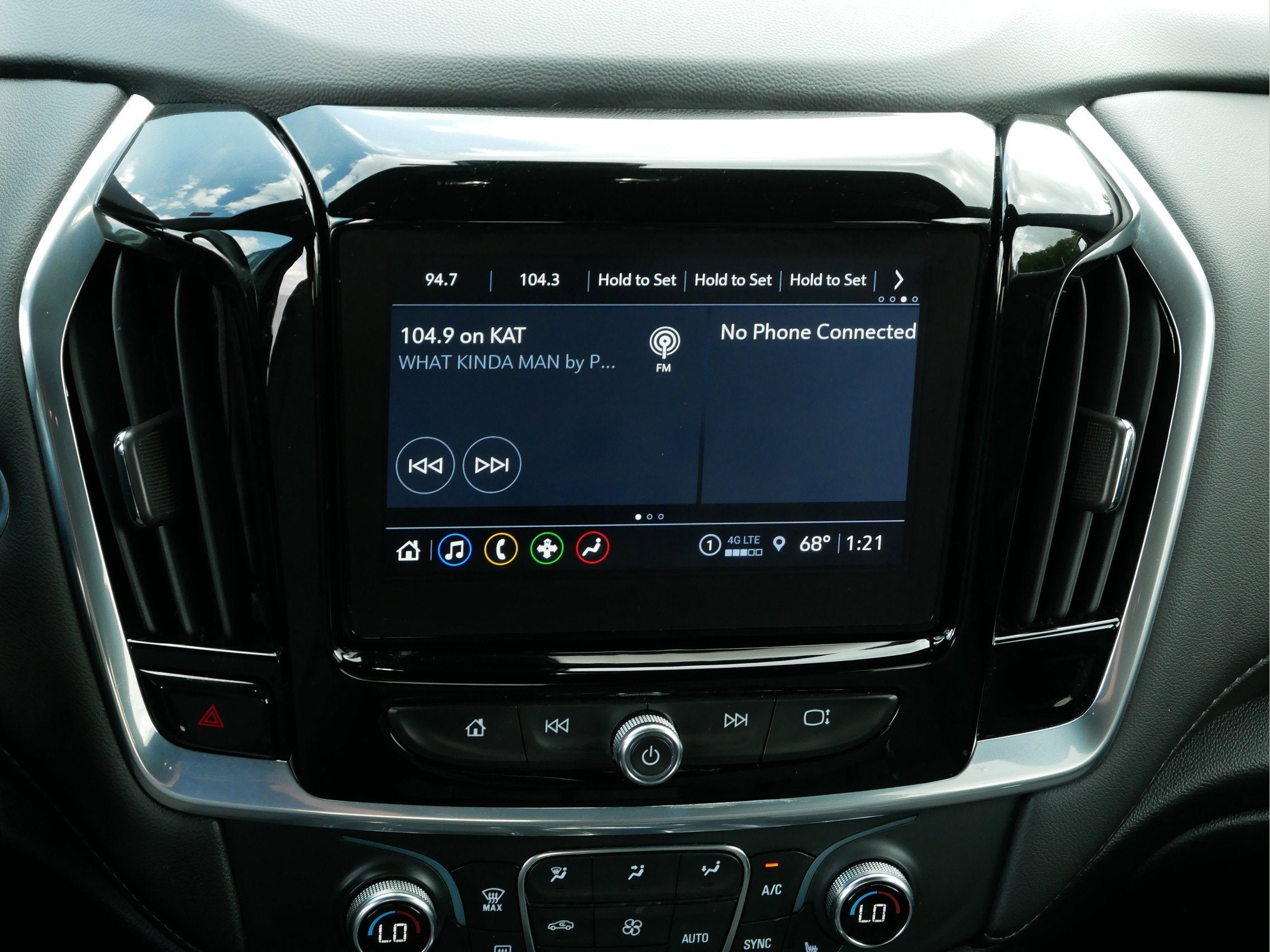 2023 Chevrolet Traverse LT Cloth