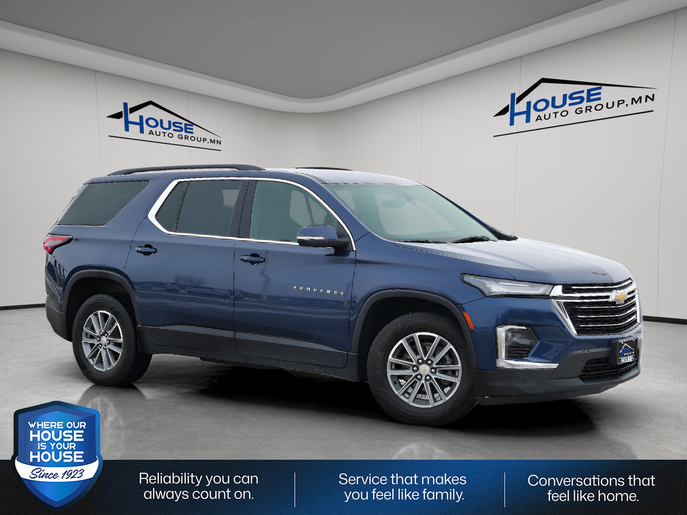 2023 Chevrolet Traverse LT Cloth