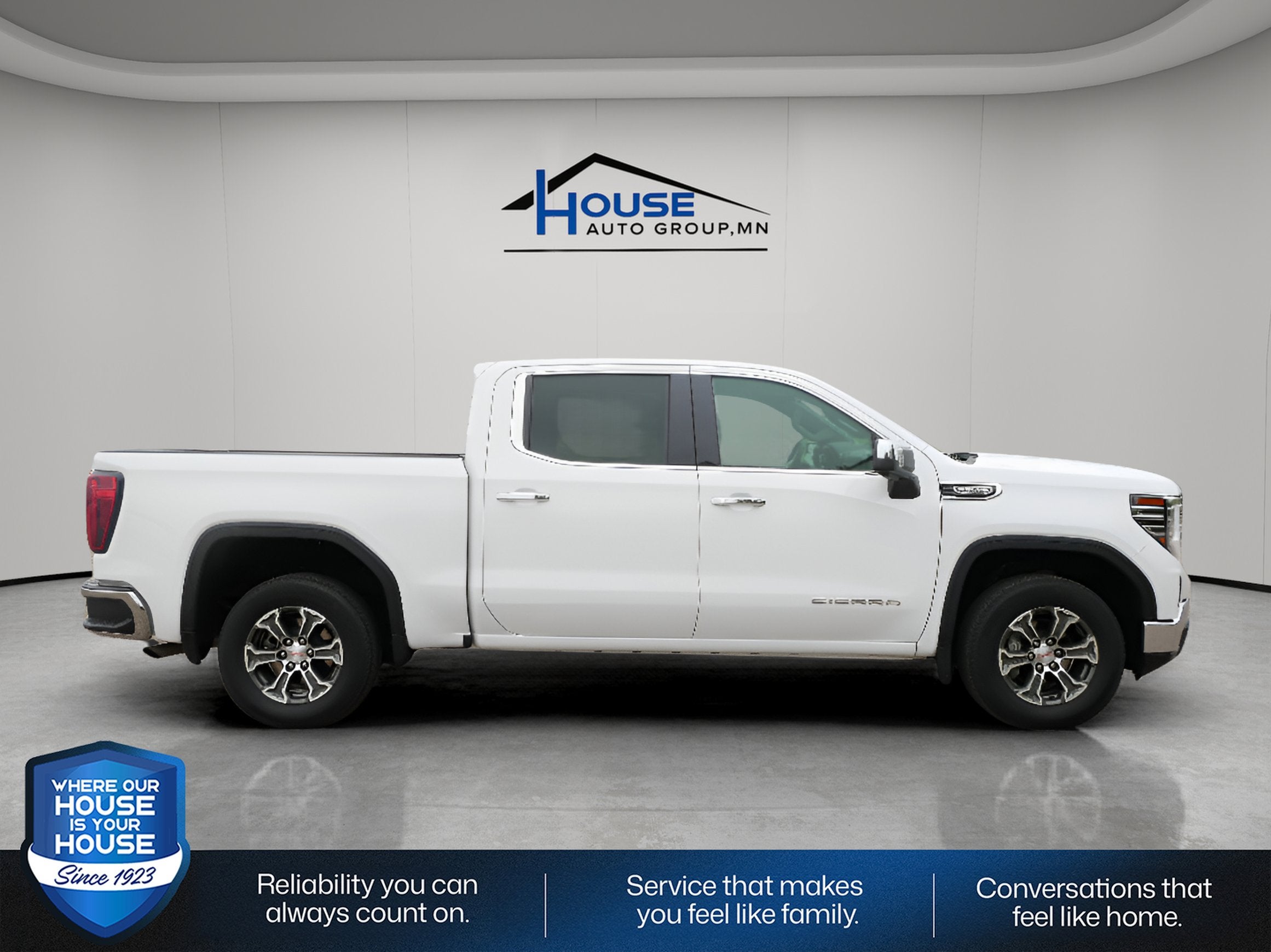 2025 GMC Sierra 1500 SLT