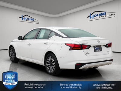 2025 Nissan Altima Base