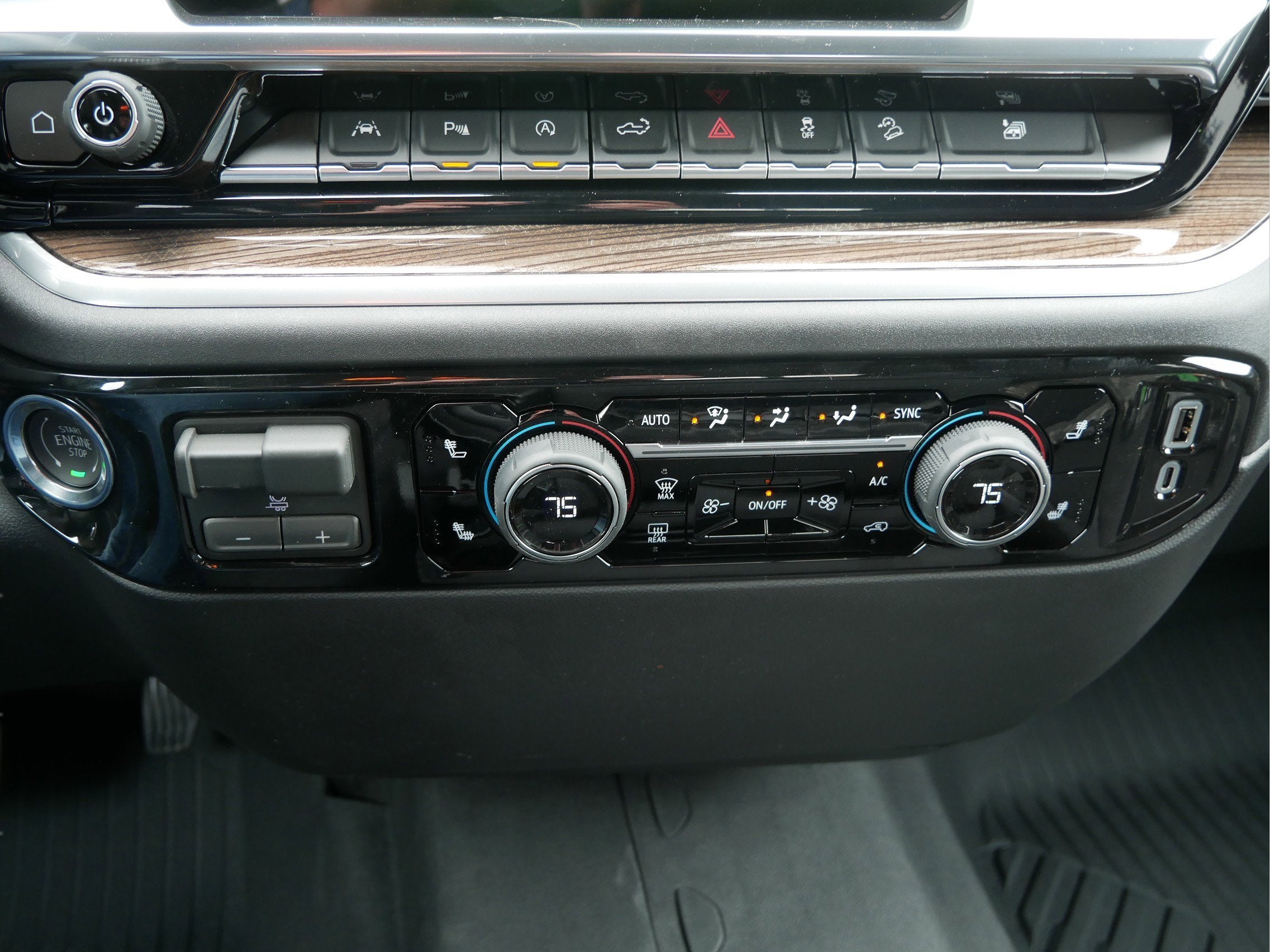 2026 Chevrolet Silverado 1500 Crew Cab Short Box 4-Wheel Drive LT 1LT