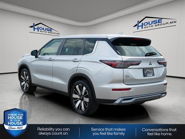 2025 Mitsubishi Outlander SE