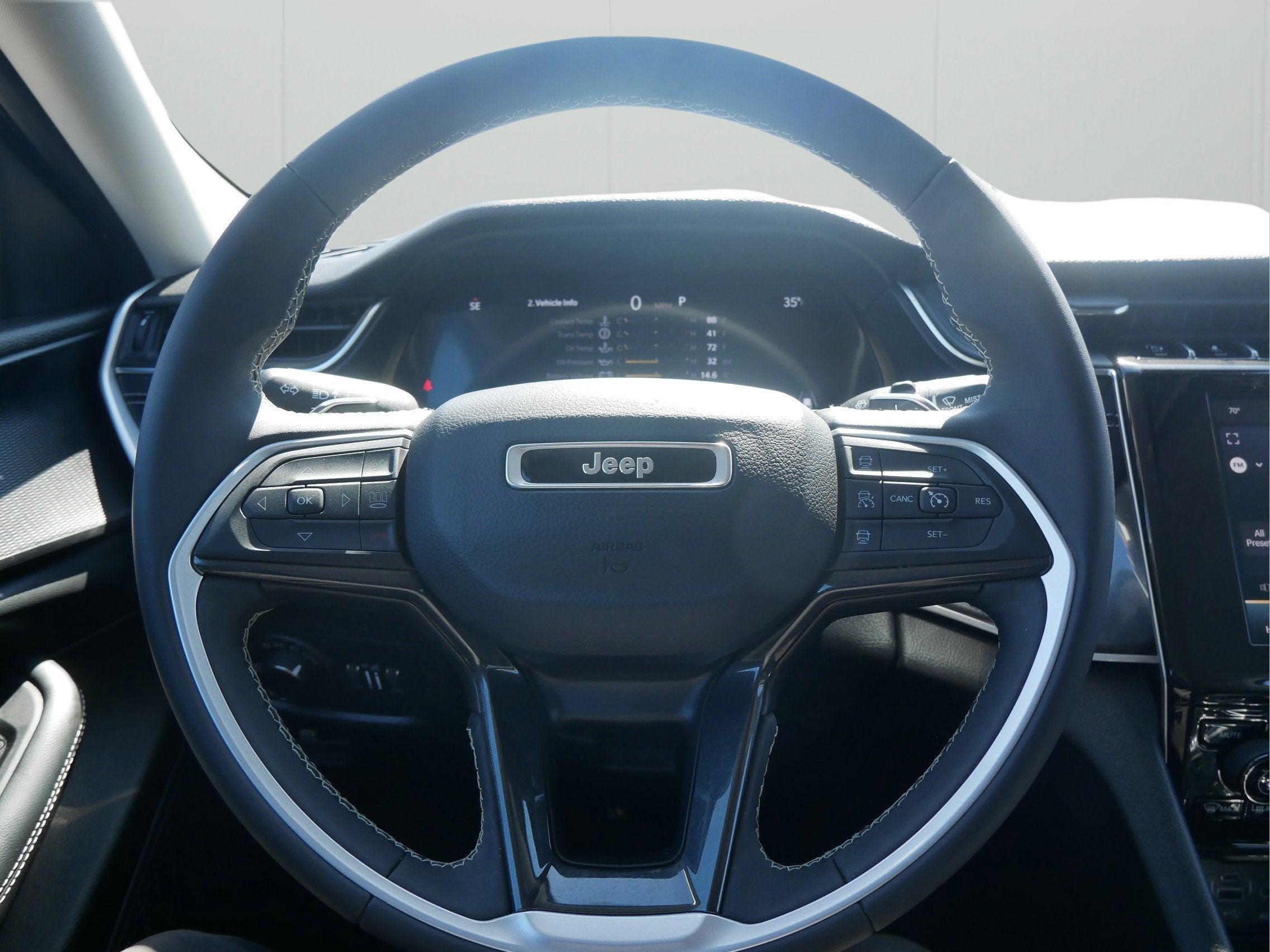 2023 Jeep Grand Cherokee L Laredo