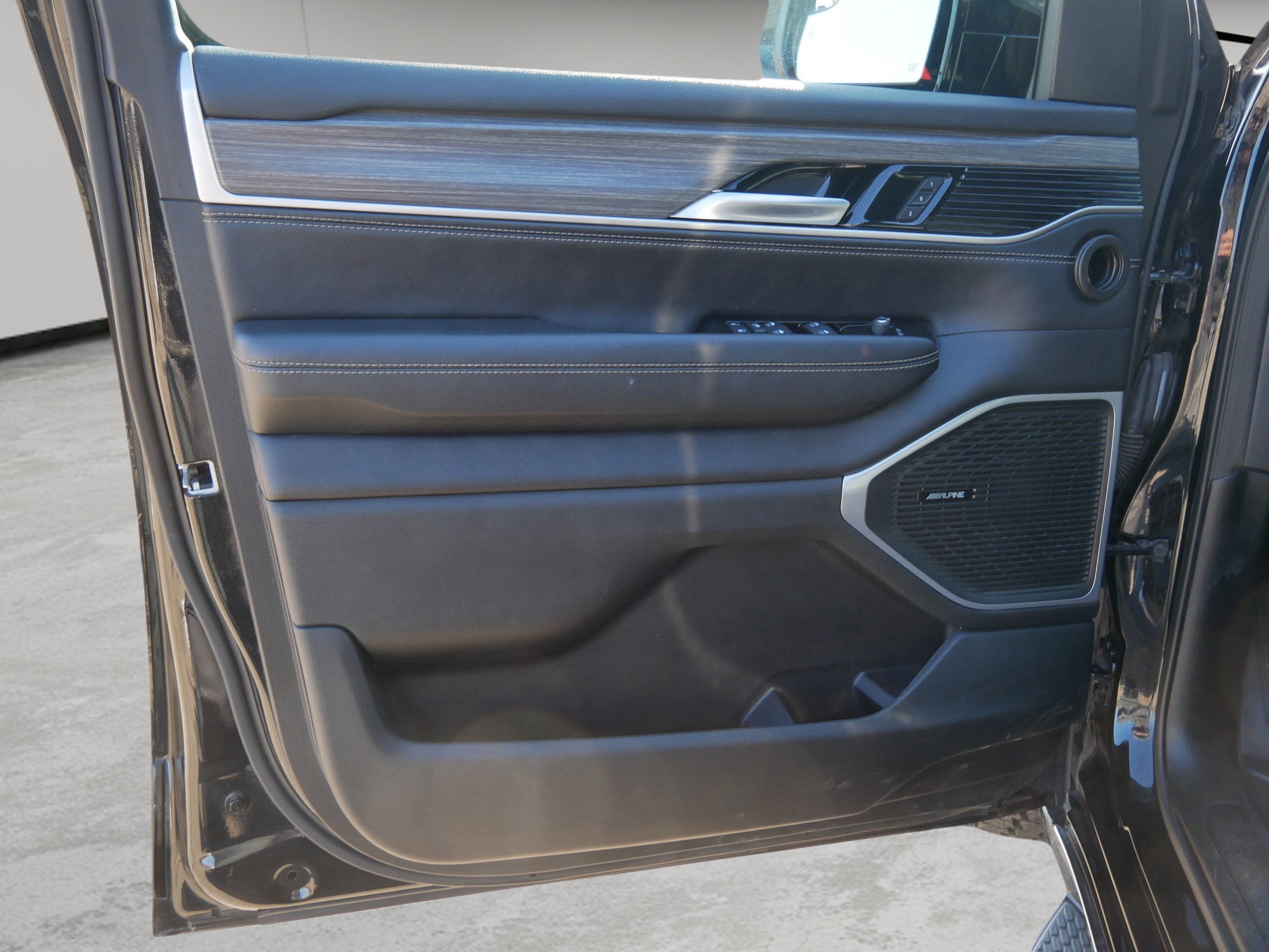 2024 Jeep Wagoneer L Series III