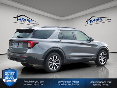 2025 Ford Explorer ST-Line