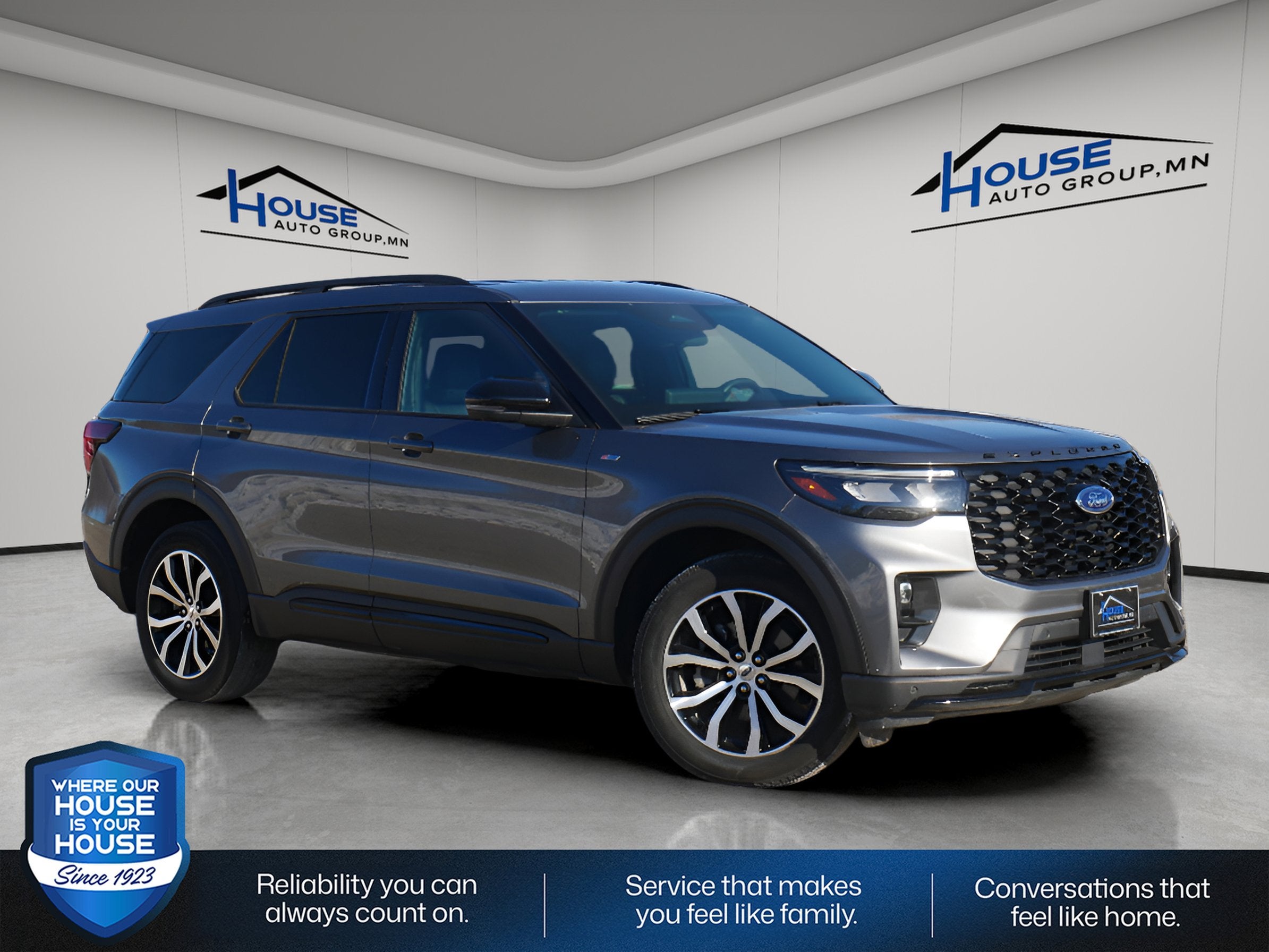 2025 Ford Explorer ST-Line