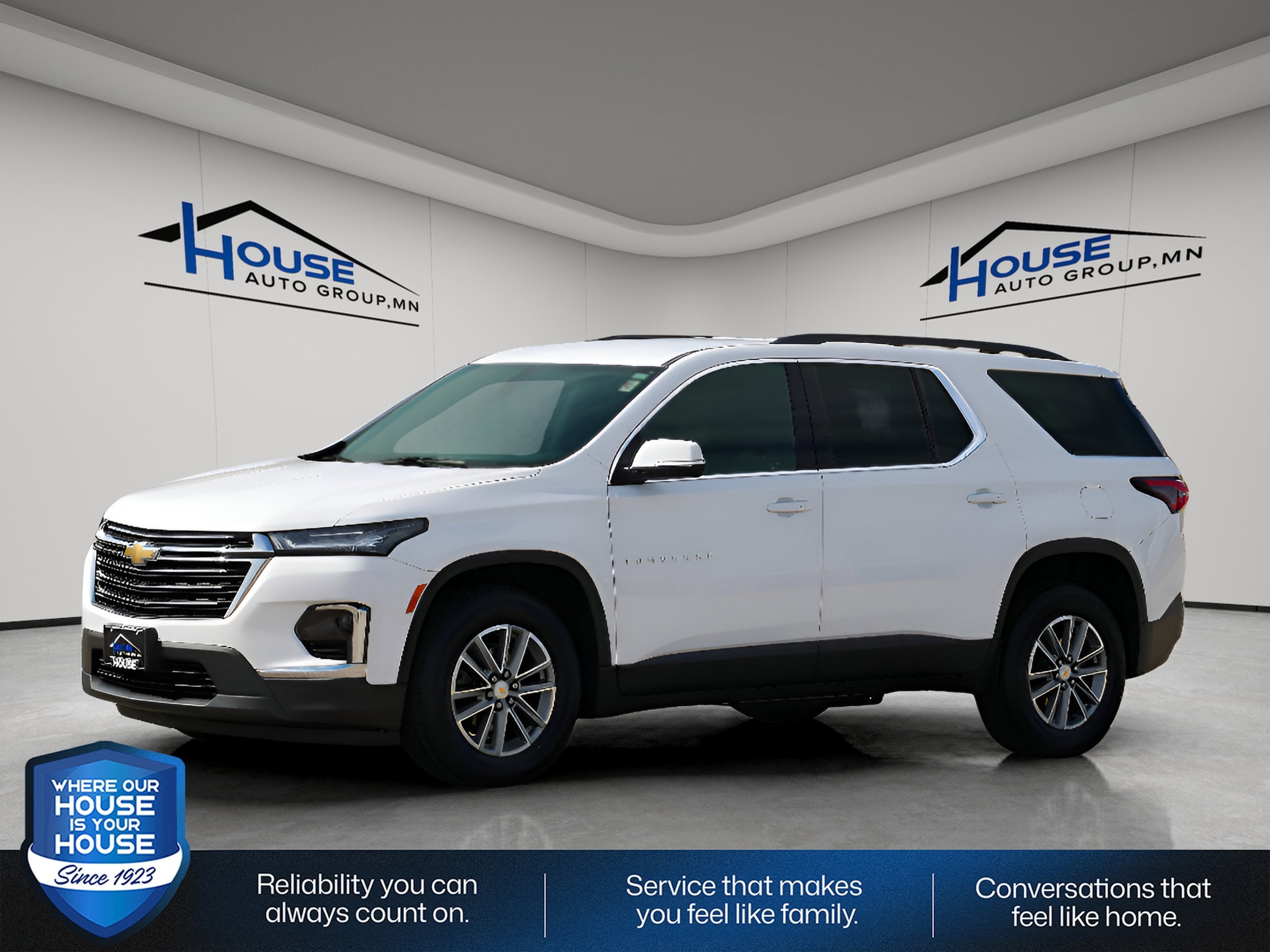 2023 Chevrolet Traverse LT Cloth