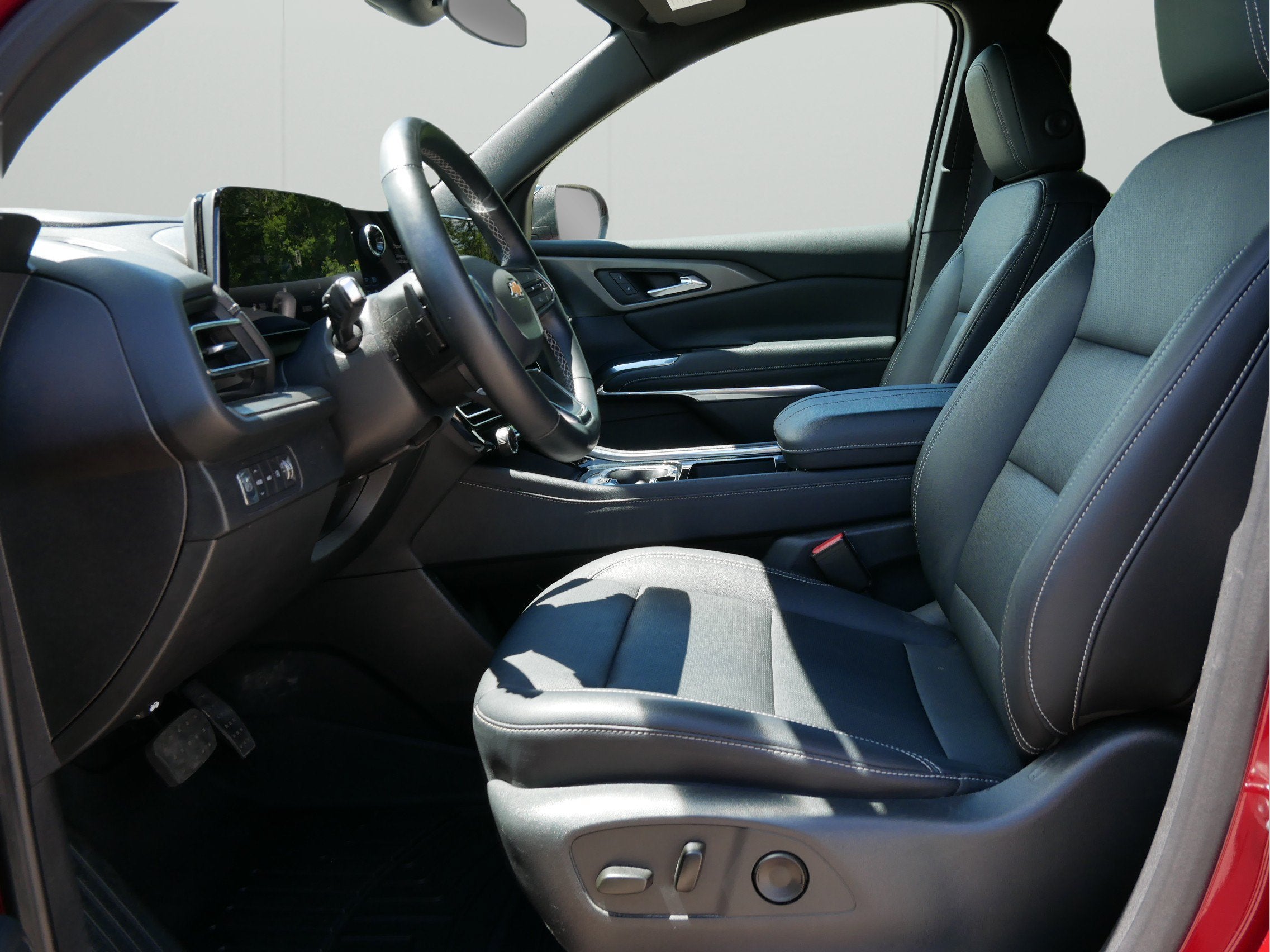 2025 Chevrolet Traverse AWD LT