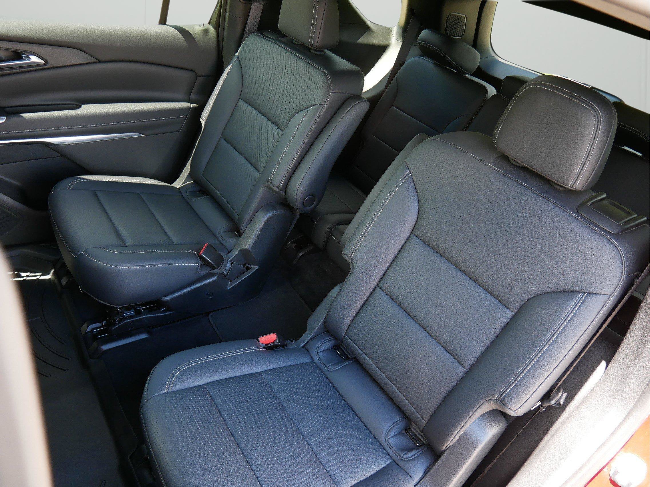 2025 Chevrolet Traverse AWD LT