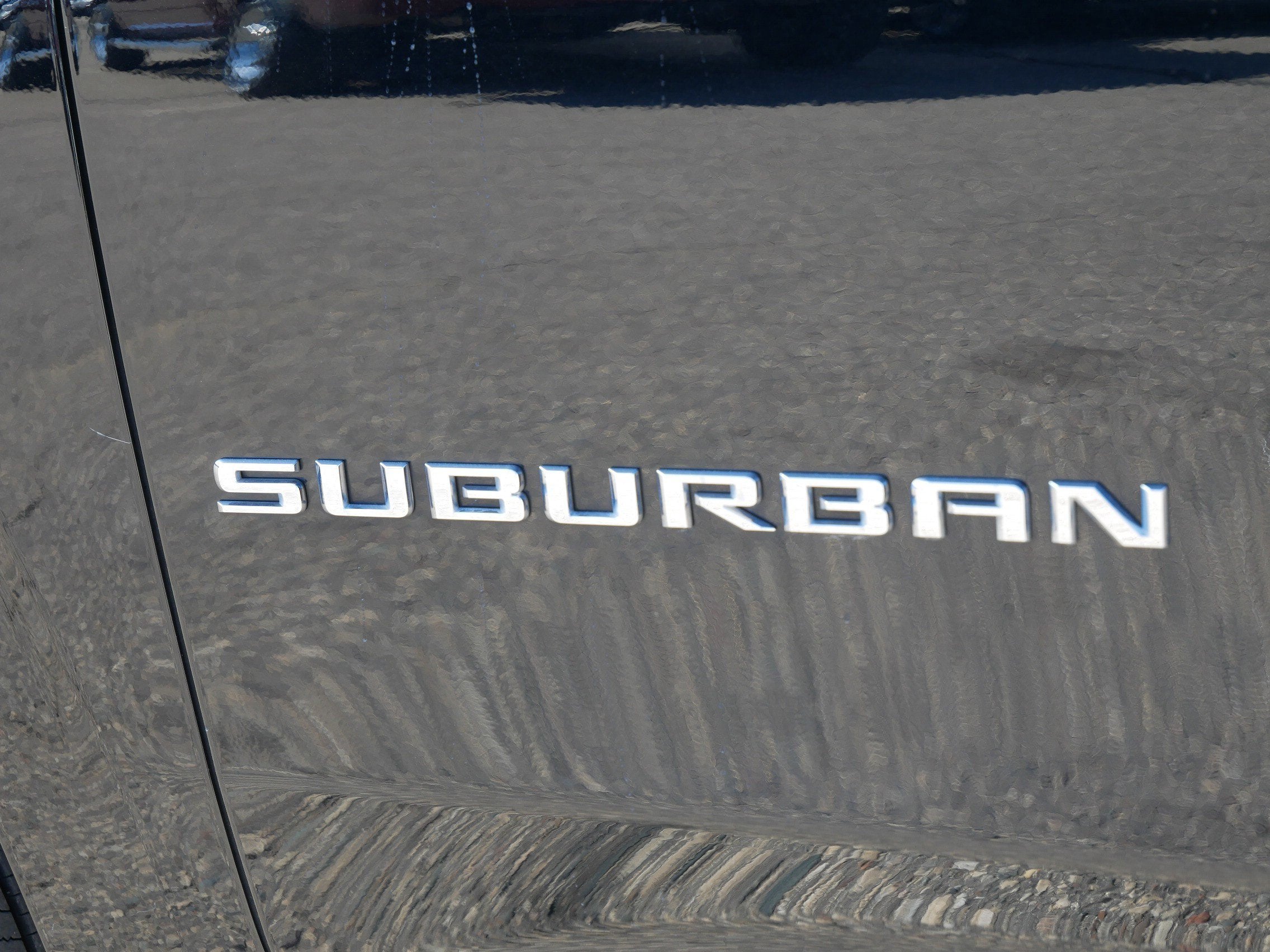 2024 Chevrolet Suburban LT