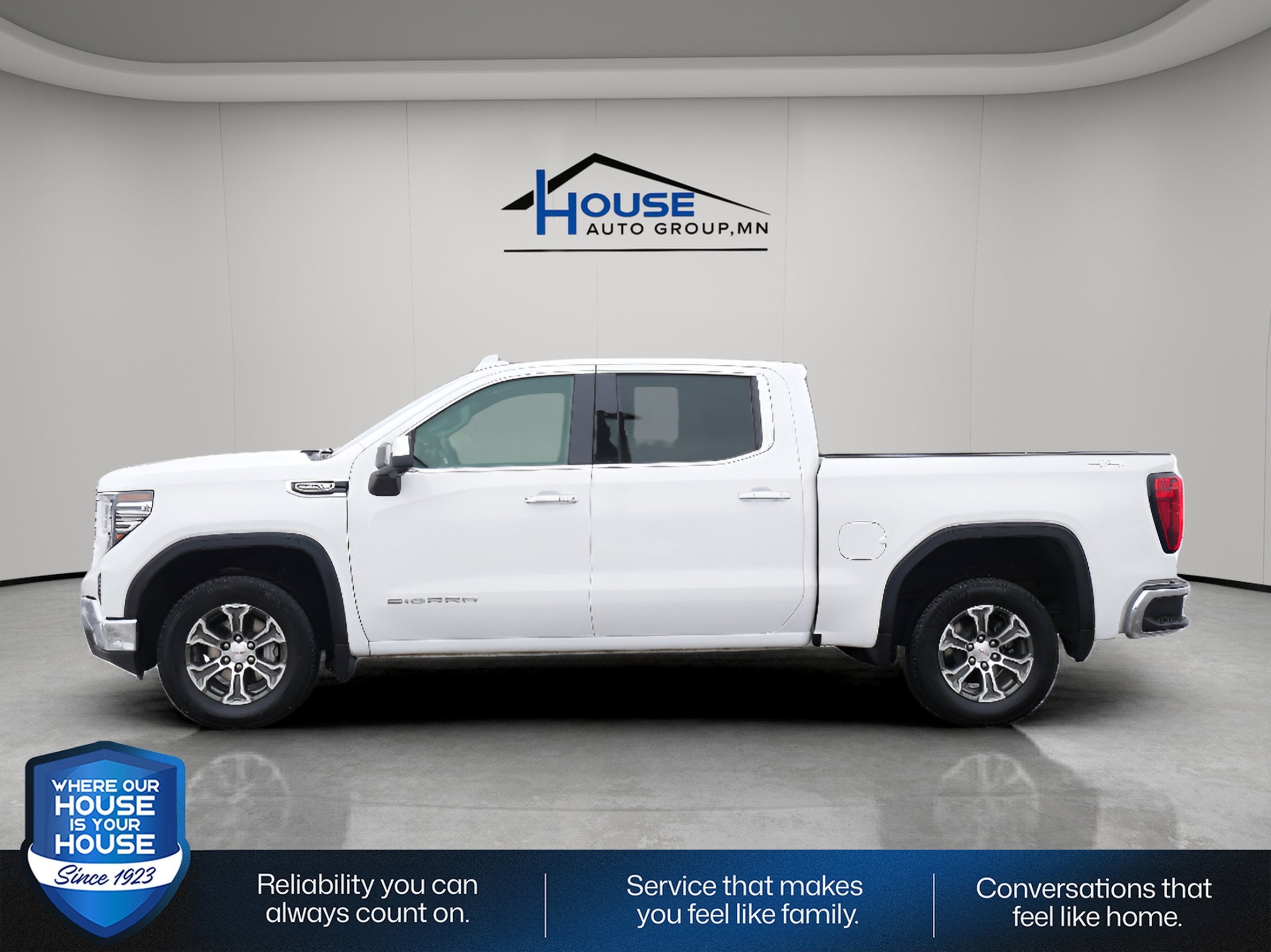 2025 GMC Sierra 1500 SLT