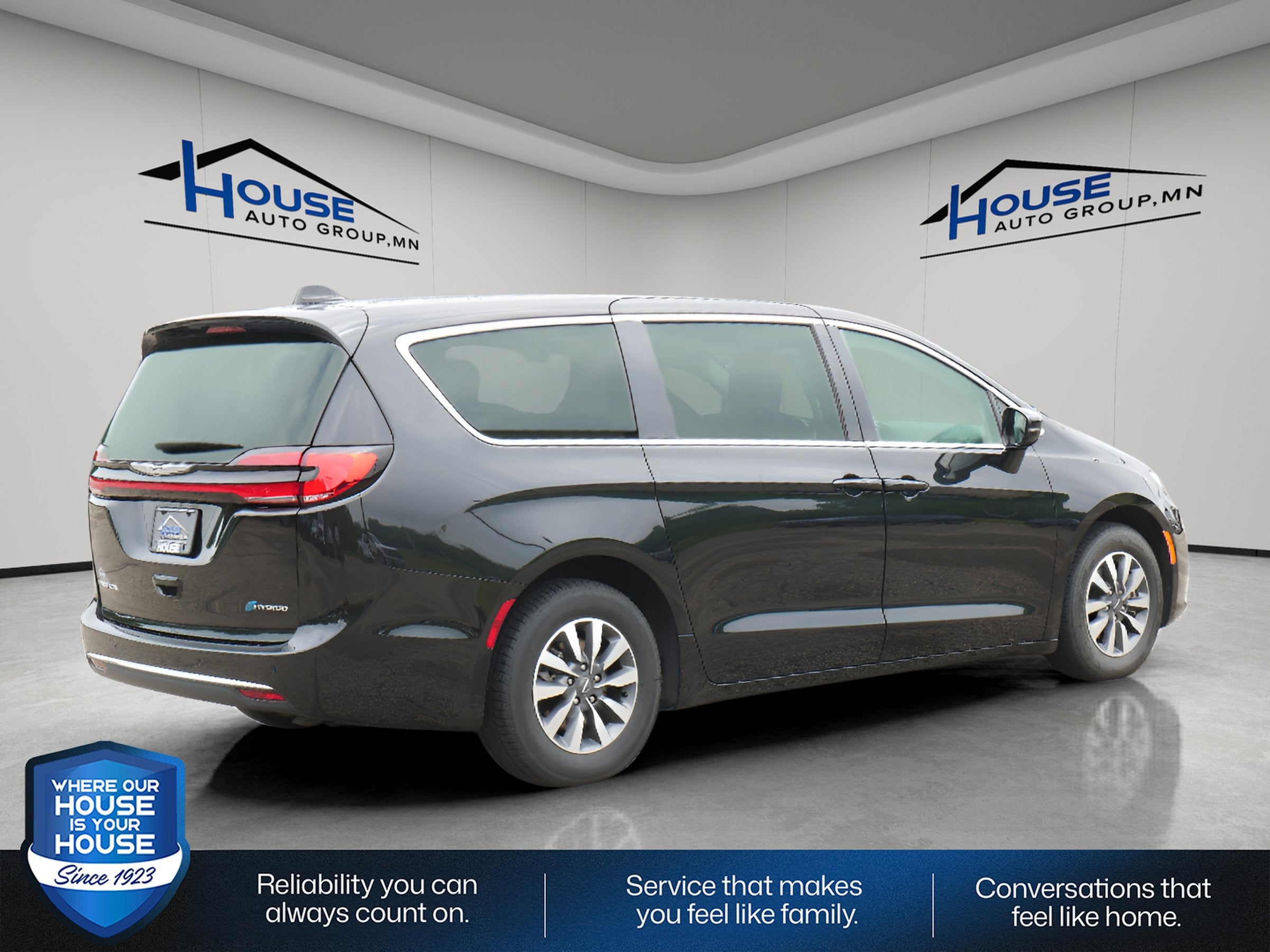 2024 Chrysler Pacifica Hybrid Select