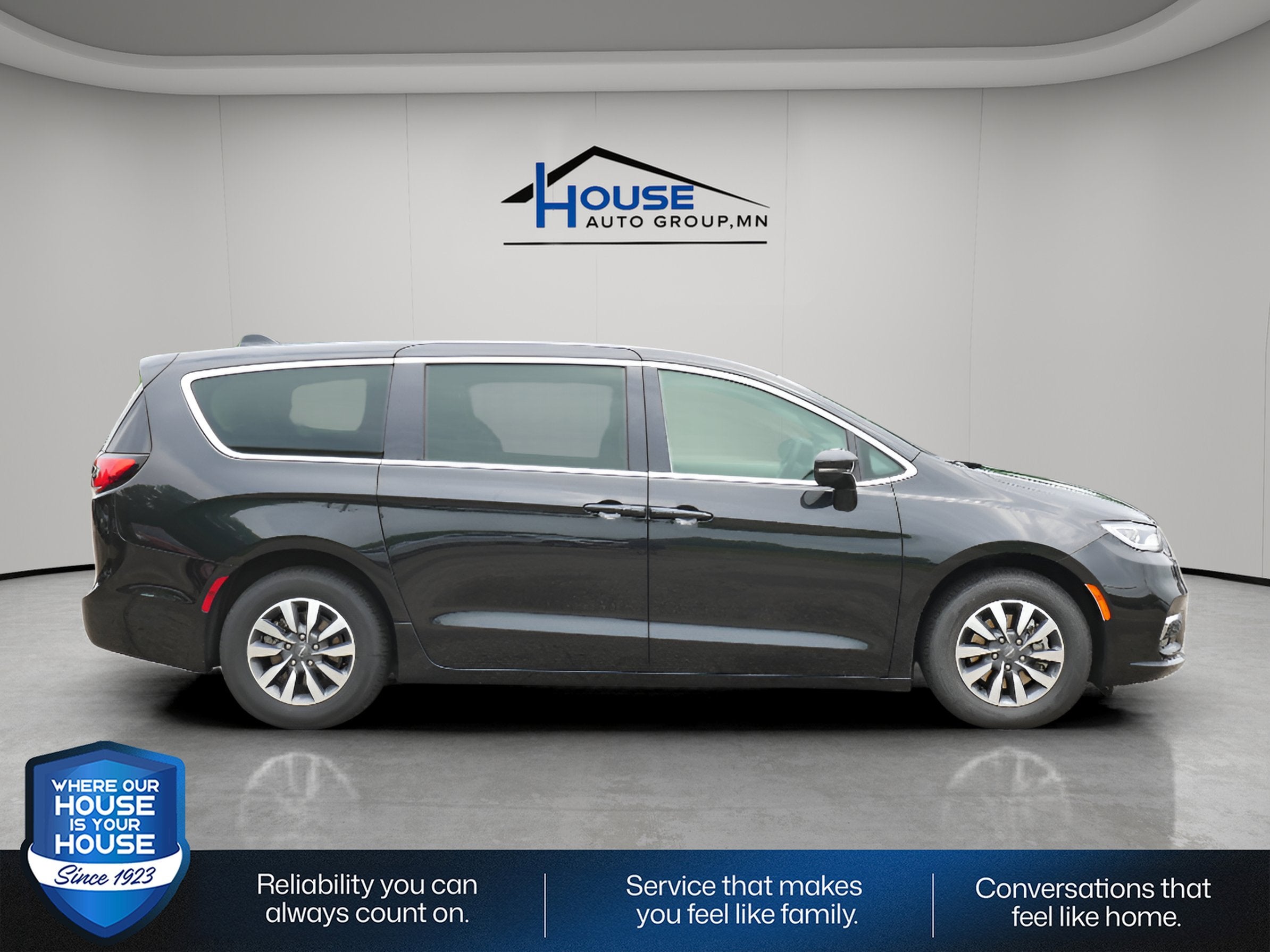 2024 Chrysler Pacifica Hybrid Select