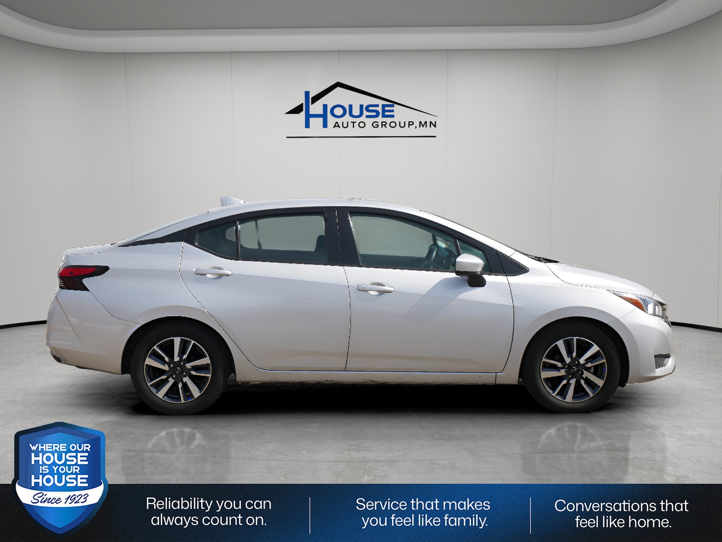 2023 Nissan Versa SV