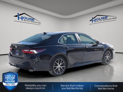 2022 Toyota Camry SE