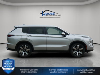 2025 Mitsubishi Outlander SE