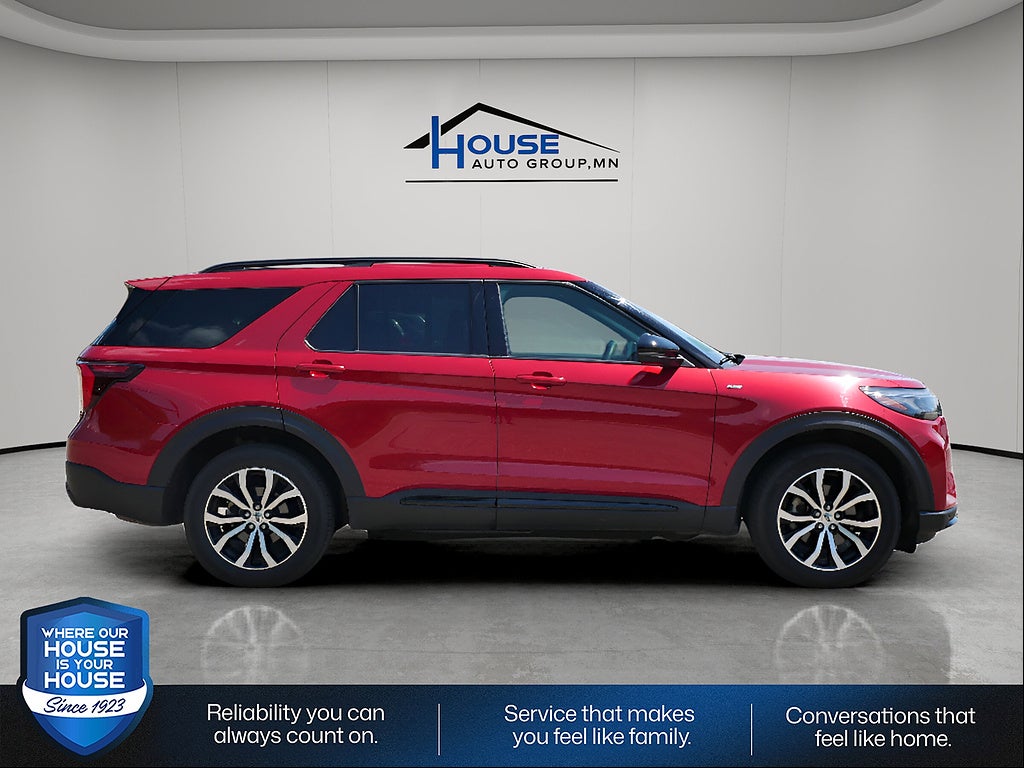 2025 Ford Explorer ST-Line