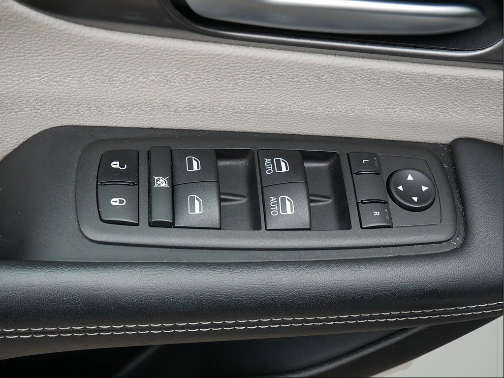 2024 Chrysler Pacifica Select