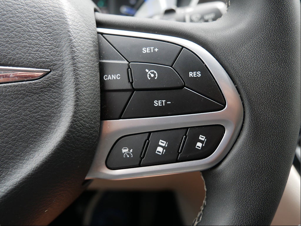 2024 Chrysler Pacifica Select