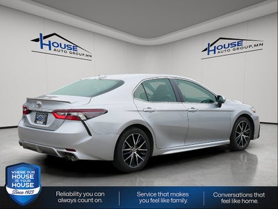2024 Toyota Camry SE