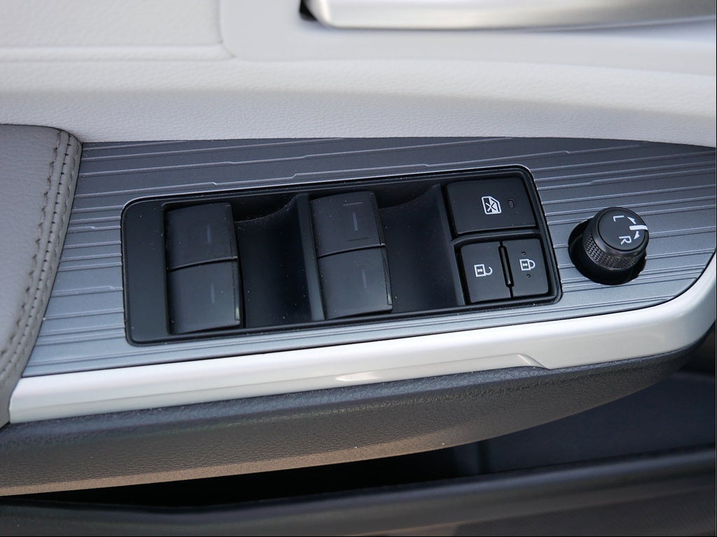 2026 Toyota Sienna XLE 8-Passenger