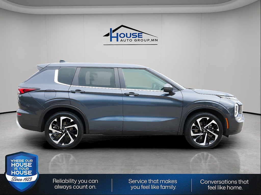 2024 Mitsubishi Outlander SE