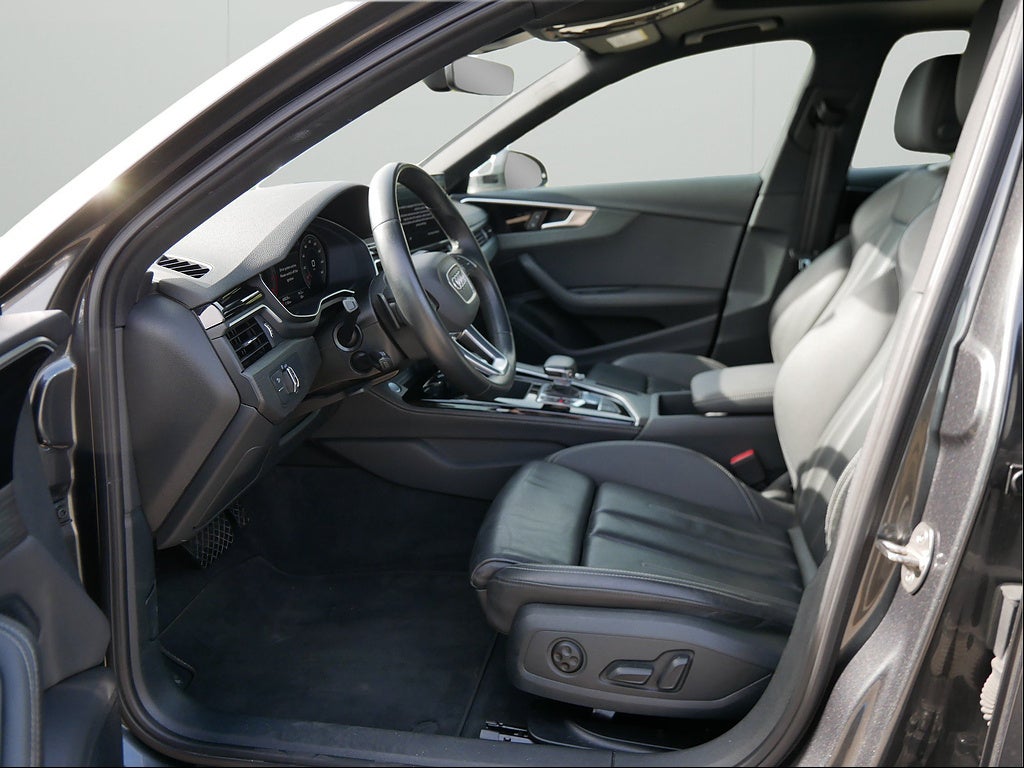 2024 Audi A4 Sedan quattro S line Prem Plus 45 TFSI