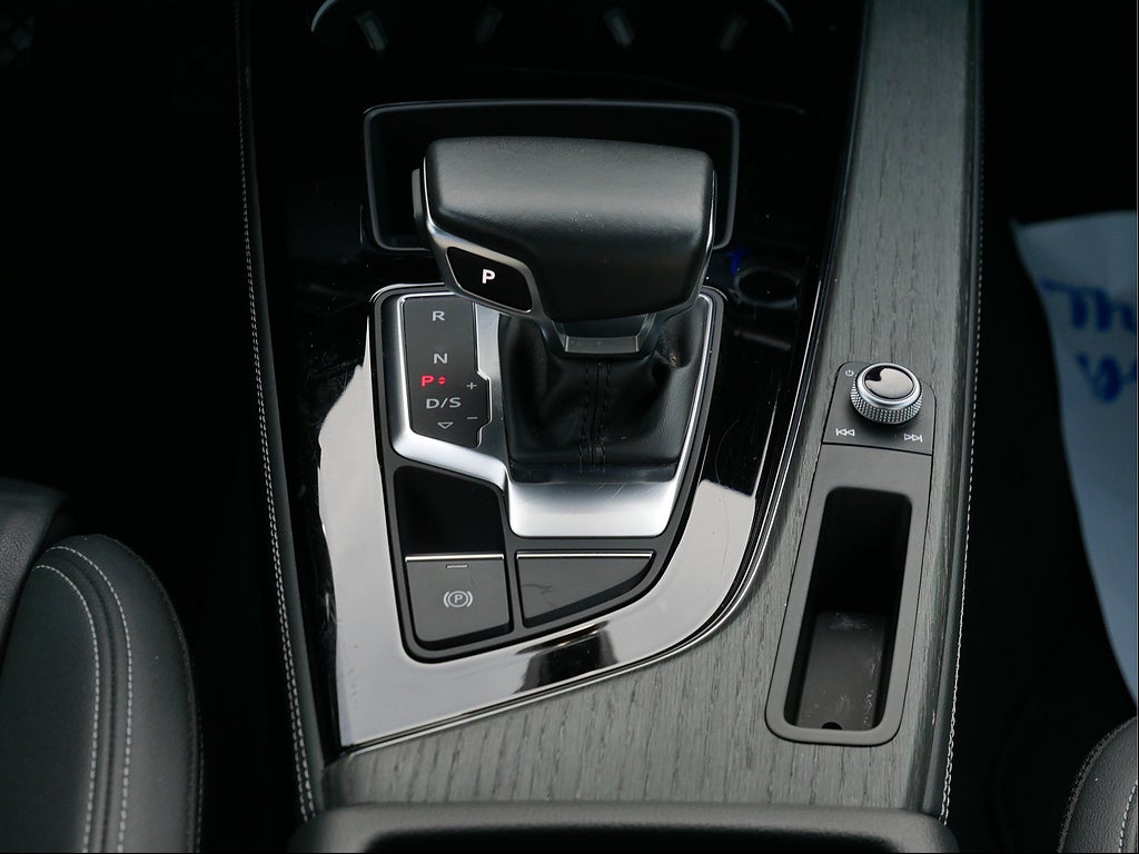 2024 Audi A4 Sedan quattro S line Prem Plus 45 TFSI